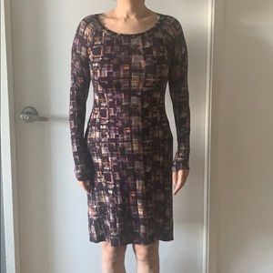 Long Sleeve Bodycon Dress with Modern Prints